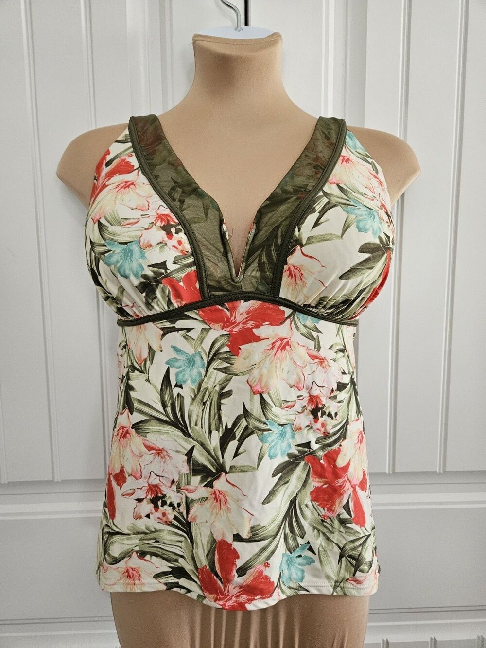 Swim By Cacique Exotic Floral Underwire Tankini Top Sz 42 DD Balconette Adjustab